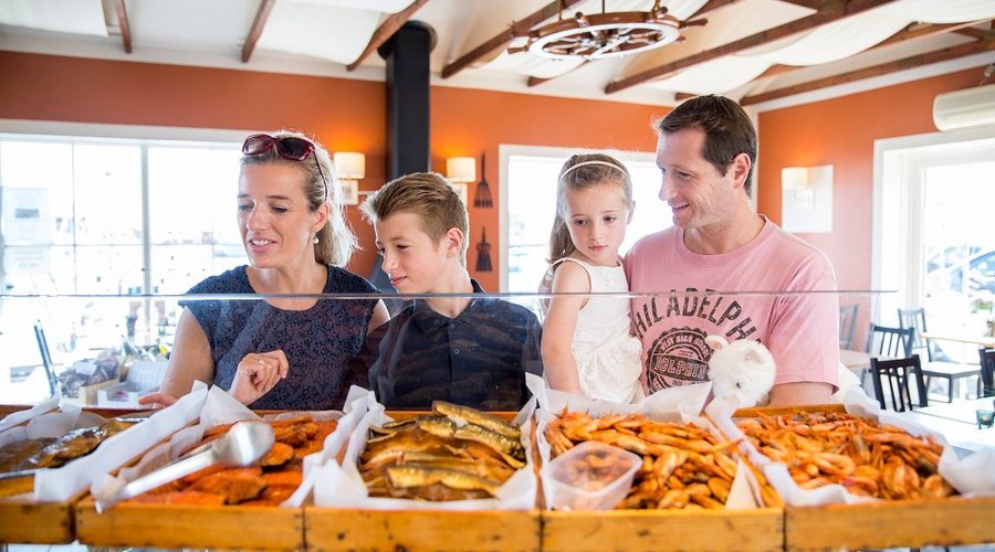 stort udvalg af røget fisk - take away