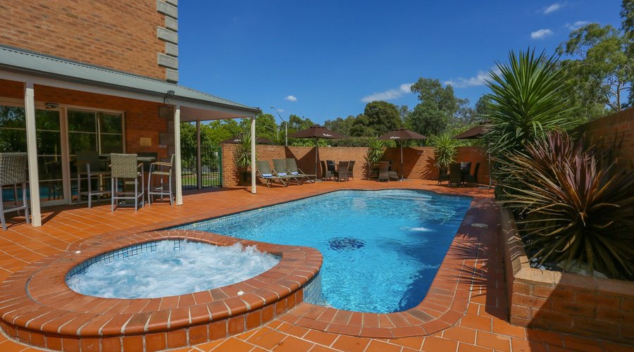 Hotel Pool