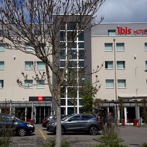 Front of Ibis Hotel Winterthur