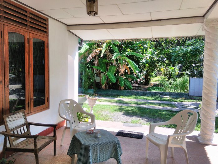 KATUNAYAKE AIRPORT HOMESTAY - Reviews, Photos