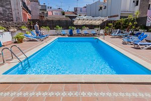 Hotel El Cid in Sitges, image may contain: Pool, Water, Swimming Pool, Chair
