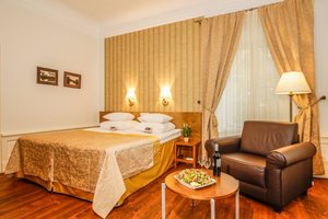 Room & Suite