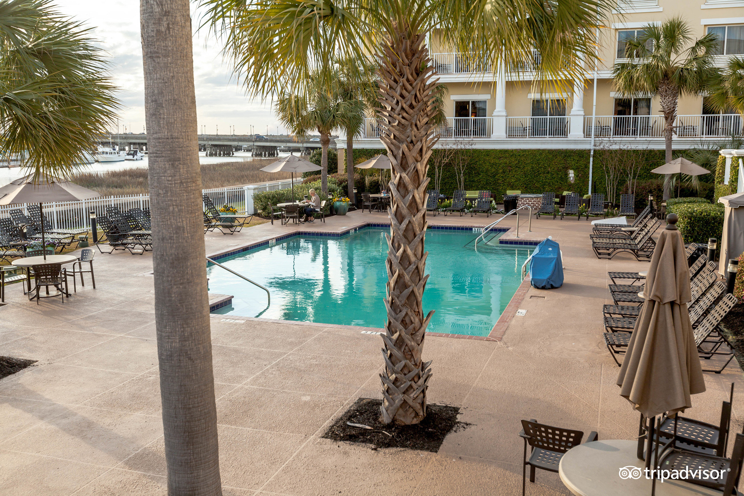 Courtyard By Marriott Charleston Waterfront Pool Pictures Reviews   Pool  V16170662 