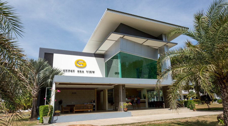 Entrance at the Gypsy Sea View resort