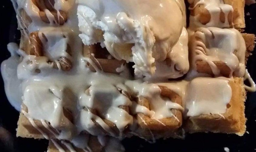 Βάφλα bueno με παγωτό βανίλια Μαδαγασκάρης