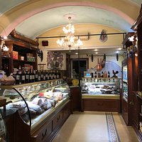 If you're in Pisa and you want good Italian food and excellent service from really friendly staf