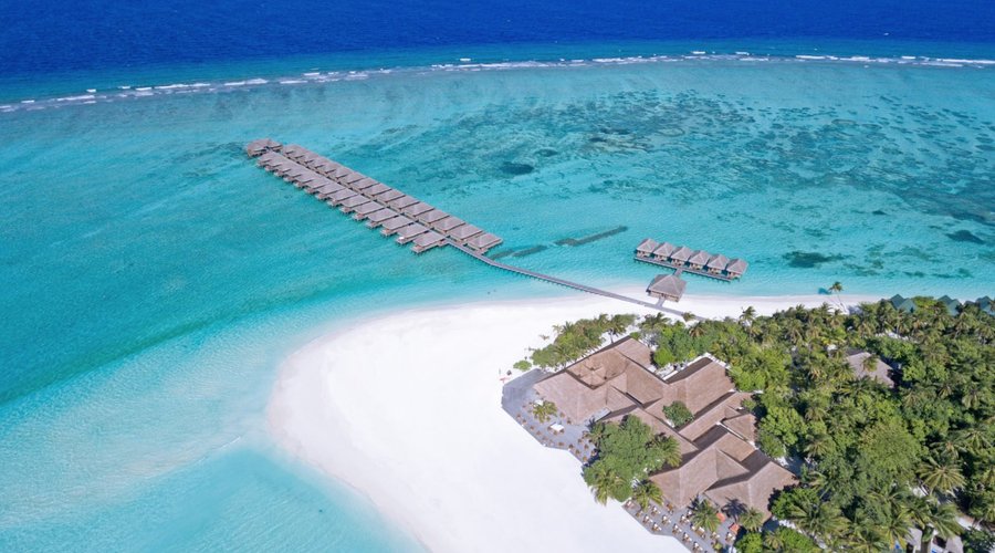 Areal of Maalan Restaurant, Jacuzzi Water Villa and the over water Spa at Meeru