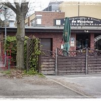 Frontansicht vom Boulevard aus