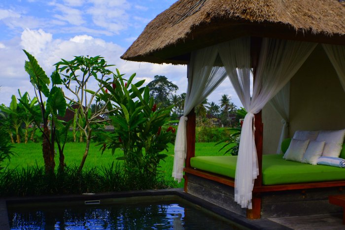 Alam Puisi Villa Pool Pictures & Reviews - Tripadvisor