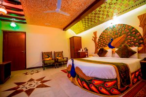 Room & Suite
