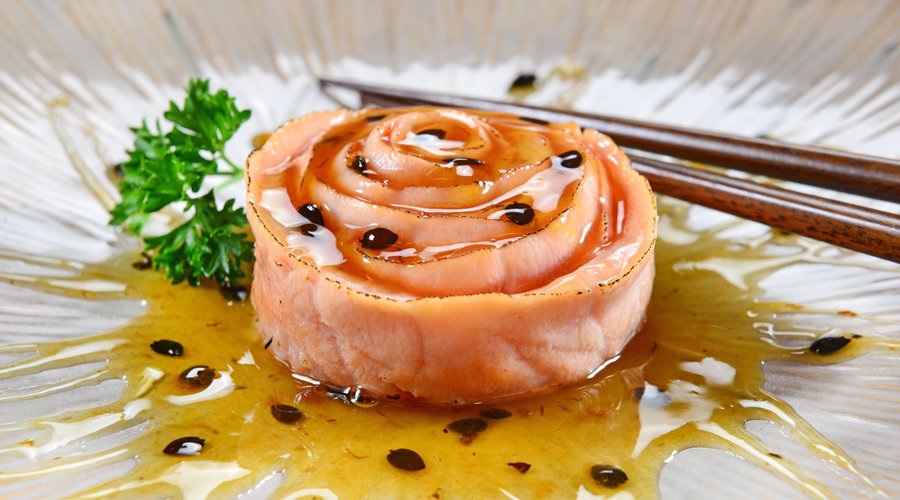 Salmão ao molho de maracujá