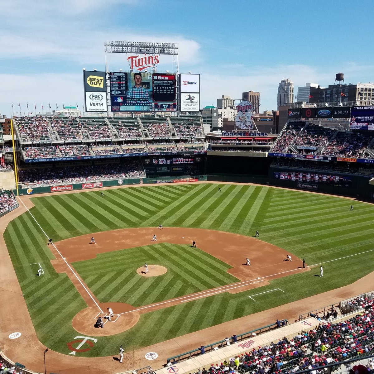 What's it like to watch the Twins from Target Field's towering new