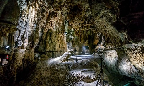 Höllgrotten Caves