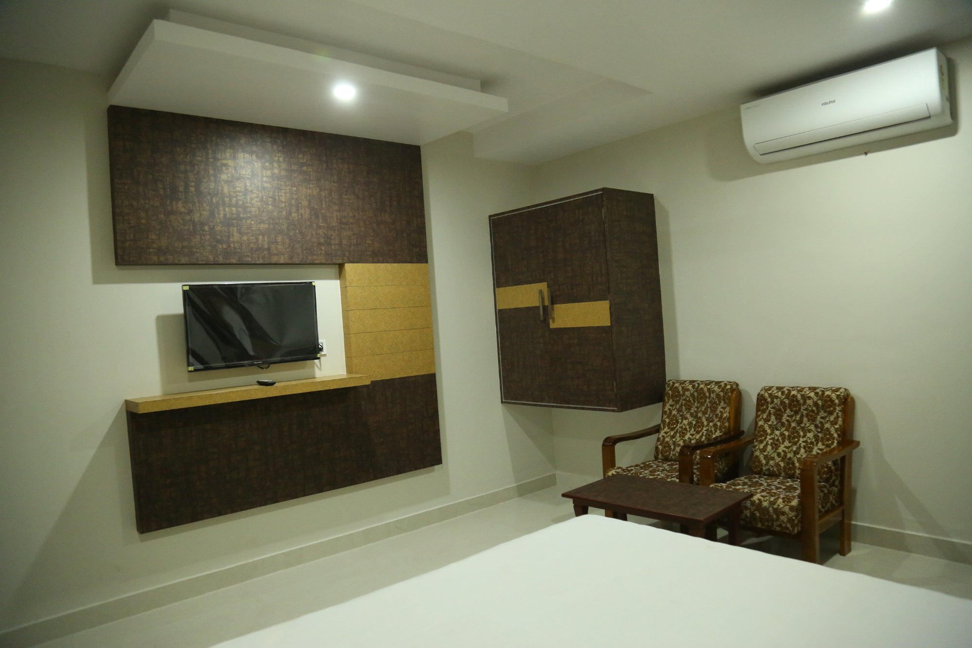 Alakan Residency Rooms: Pictures & Reviews - Tripadvisor