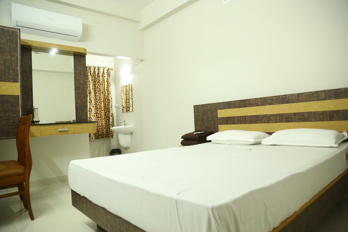 best-hotels-in-tiruchendur-sr-hotel