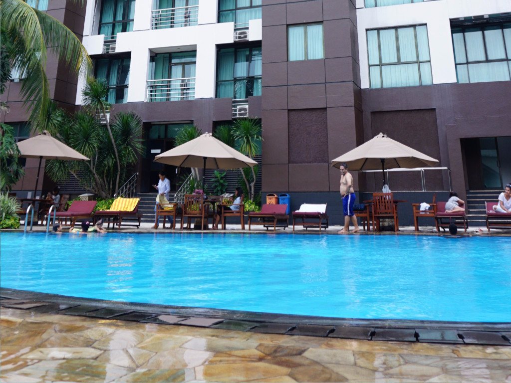 Hotel Kristal Jakarta Pool Pictures & Reviews - Tripadvisor