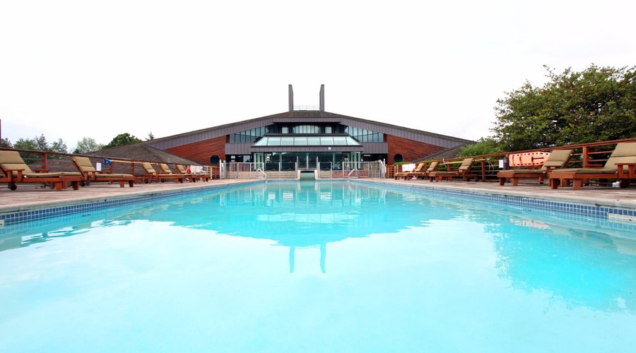 Kingbridge Outdoor Pool