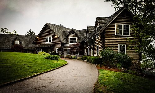 Wilmore Lodge on a rainy day.  Photo by Steve Parsons