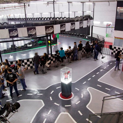 Simulador de corrida – Foto de Fast Lap Kart Indoor, Curitiba - Tripadvisor