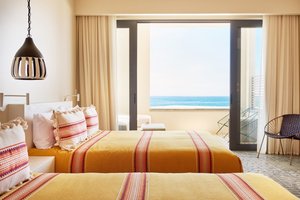 Room & Suite
