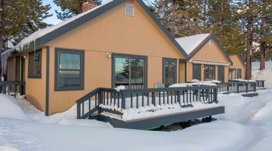 Lakefront cabin