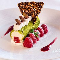 Cassata glacée à la fraise et pistaches de bronte