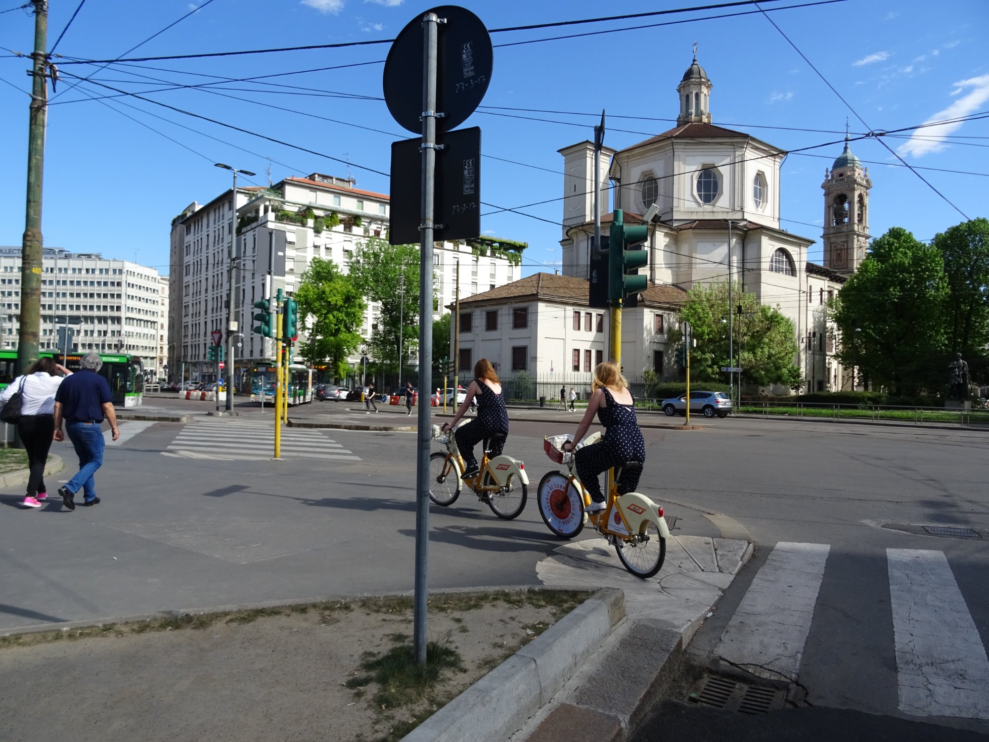 Bicicletas milan telefono fashion