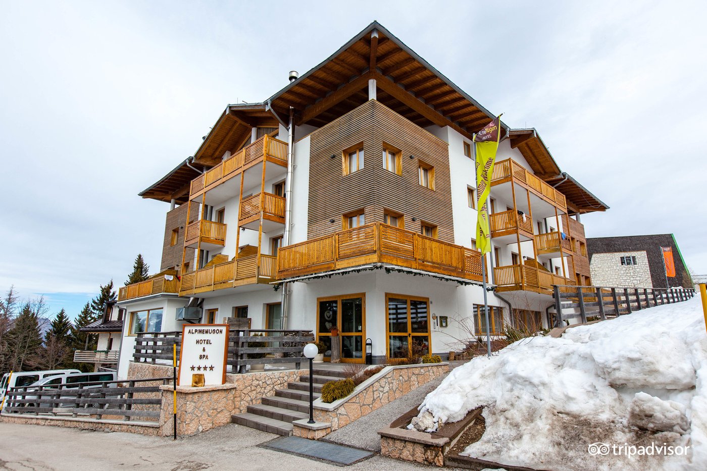 hotel alpine mugon nev dama