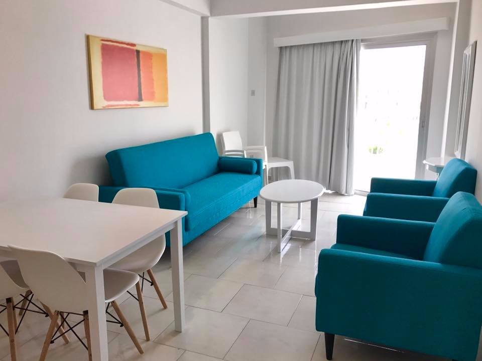 Papantonia Hotel Apartments Karaoke: Pictures & Reviews - Tripadvisor