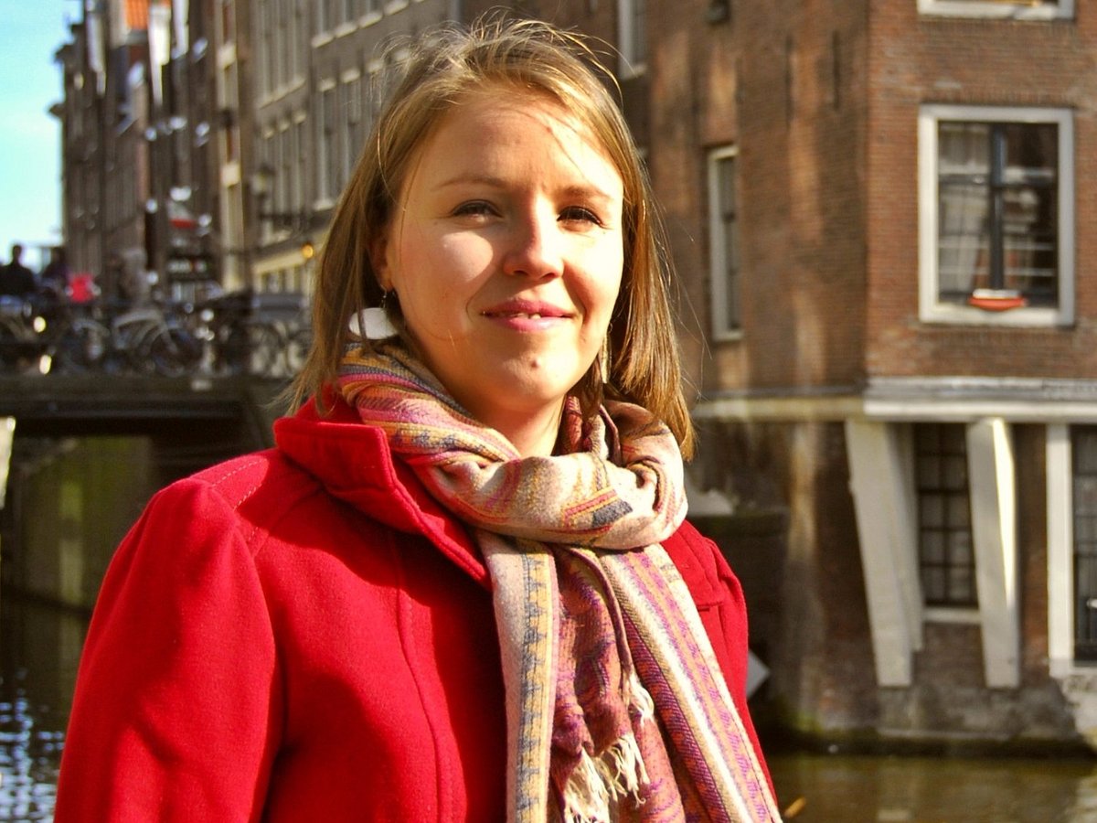 female tour guide in amsterdam