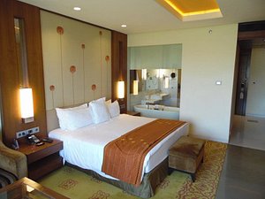 Welcomhotel by ITC Hotels, Jodhpur in Uchiyarda, image may contain: Bed, Furniture, Bathtub, Bedroom