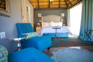 Room & Suite