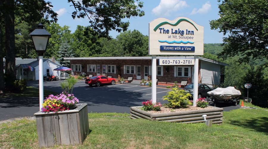 Entrance to The Lake Inn