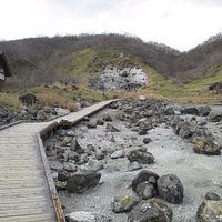 木道と殺生石