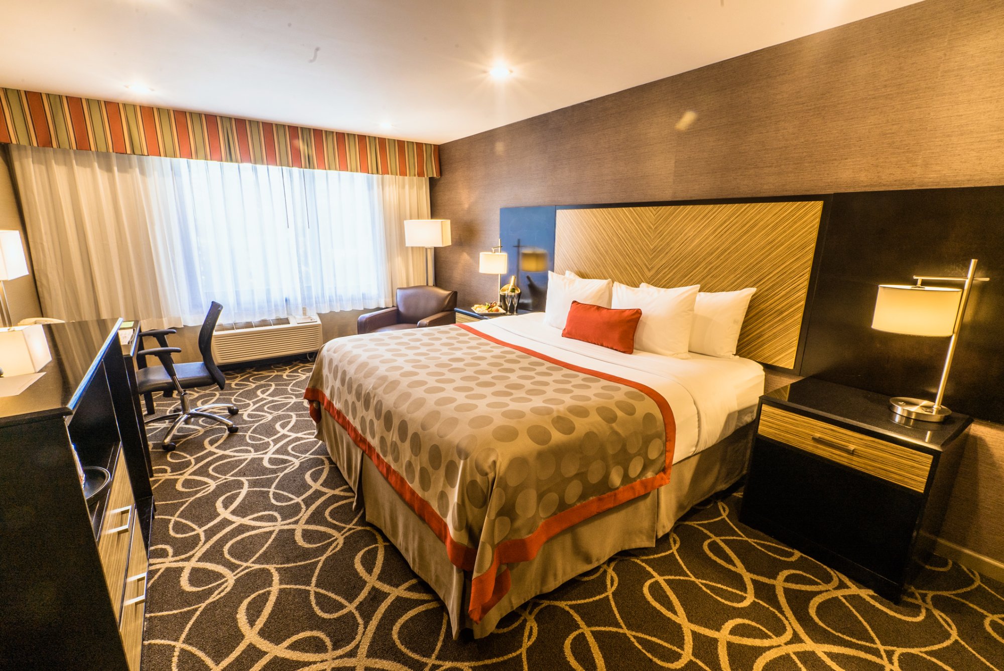 Hotel photo 3 of Holiday Inn Newark Intl Airport - North, an IHG Hotel.