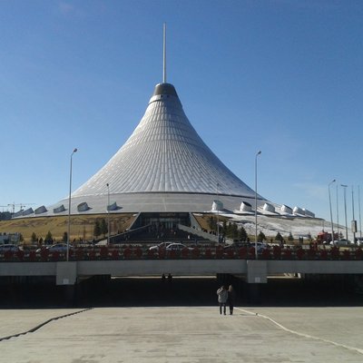 Khan Shatyr exterior
