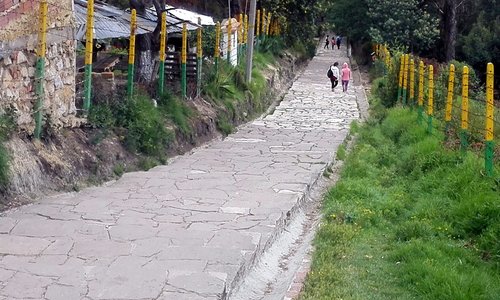 Vista desde la Capilla, sendero peatonal