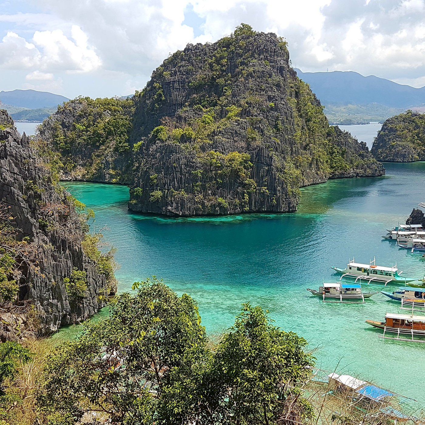 Kayangan Lake