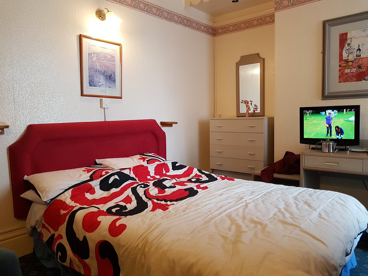 THE BEAUCHIEF - Hotel Reviews (Blackpool, England)