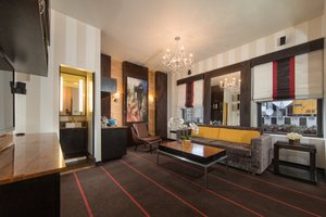 Room & Suite