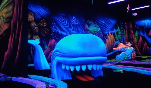 Shankz Black Light Miniature Golf image