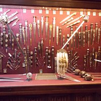 Impressionante o número de armas em exposição!