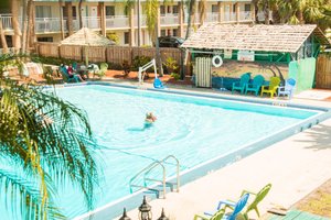 Pool & Beach