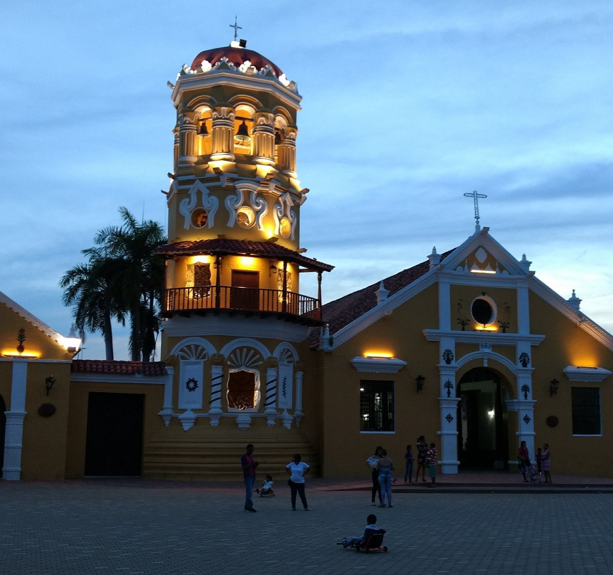 Iglesia Santa Barbara (Mompós) - Tripadvisor Iglesia Santa Barbara (Mompós) - Tripadvisor