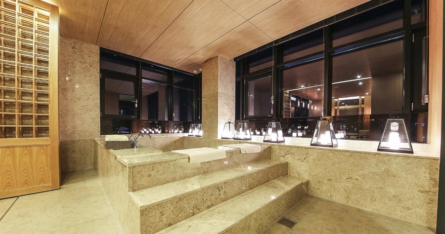 Designers Suite Pool