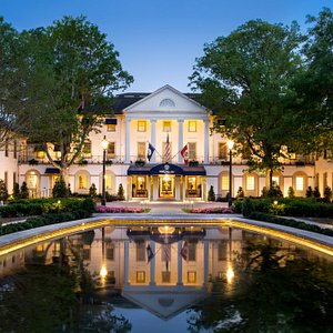 Williamsburg Inn, an official Colonial Williamsburg Hotel in Williamsburg, image may contain: Villa, Housing, House, Water