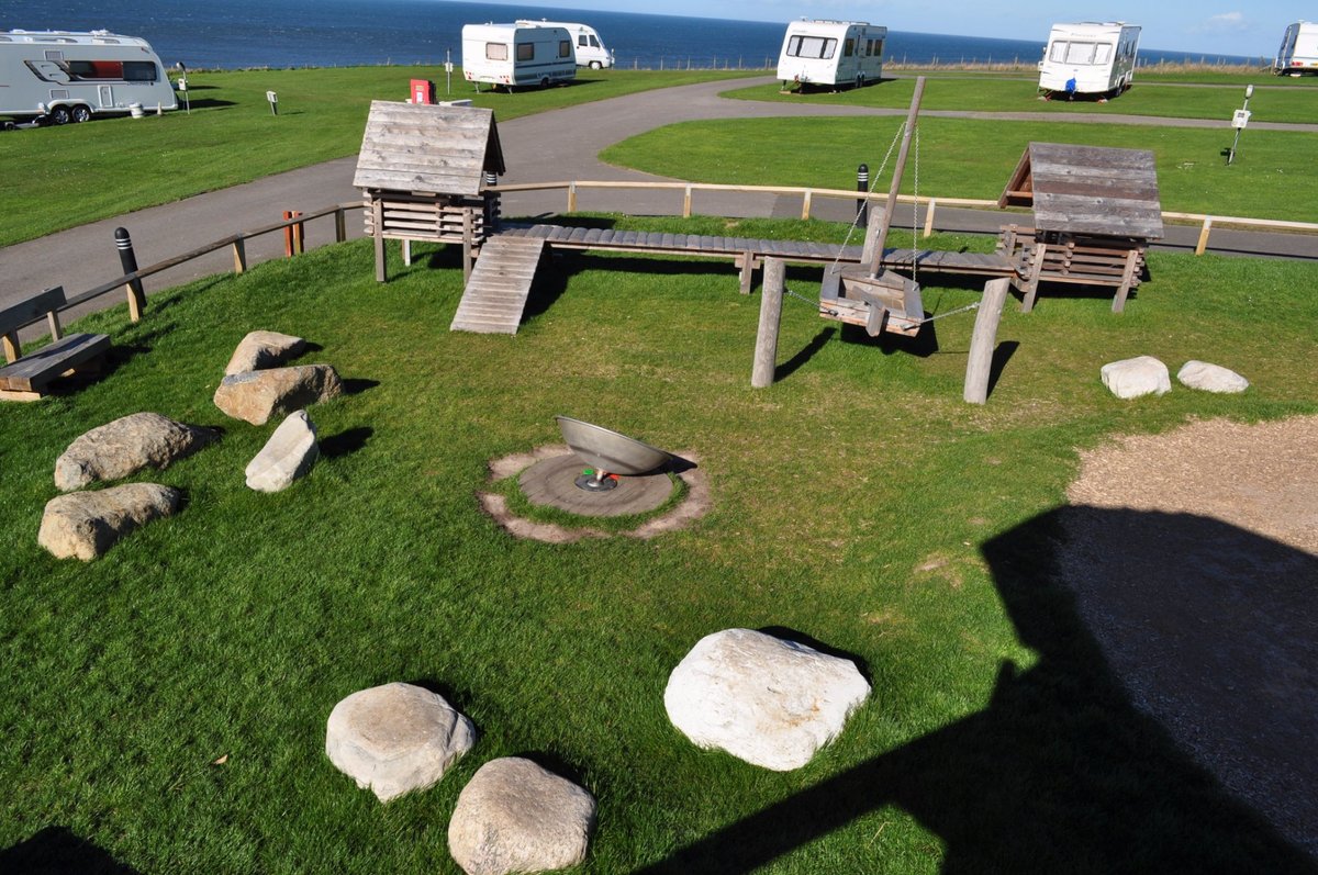 Whitby Holiday Park Beach: Pictures & Reviews - Tripadvisor