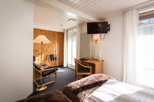 Room & Suite