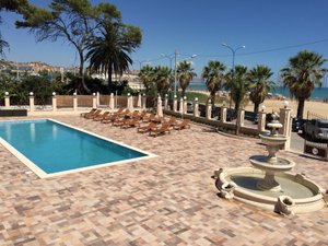 Piscina e praia