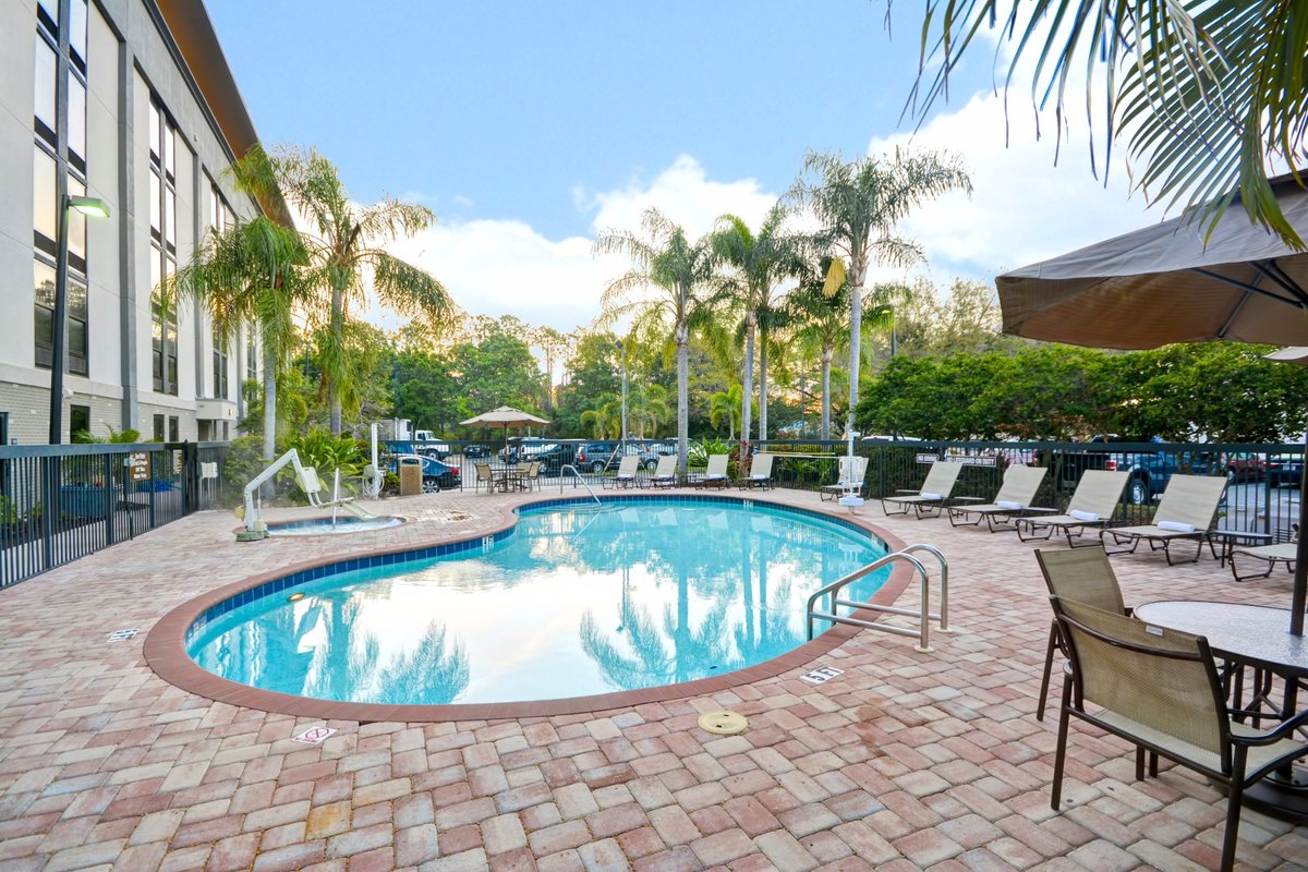 Hampton Inn Sarasota - I-75 Bee Ridge Pool Pictures & Reviews - Tripadvisor